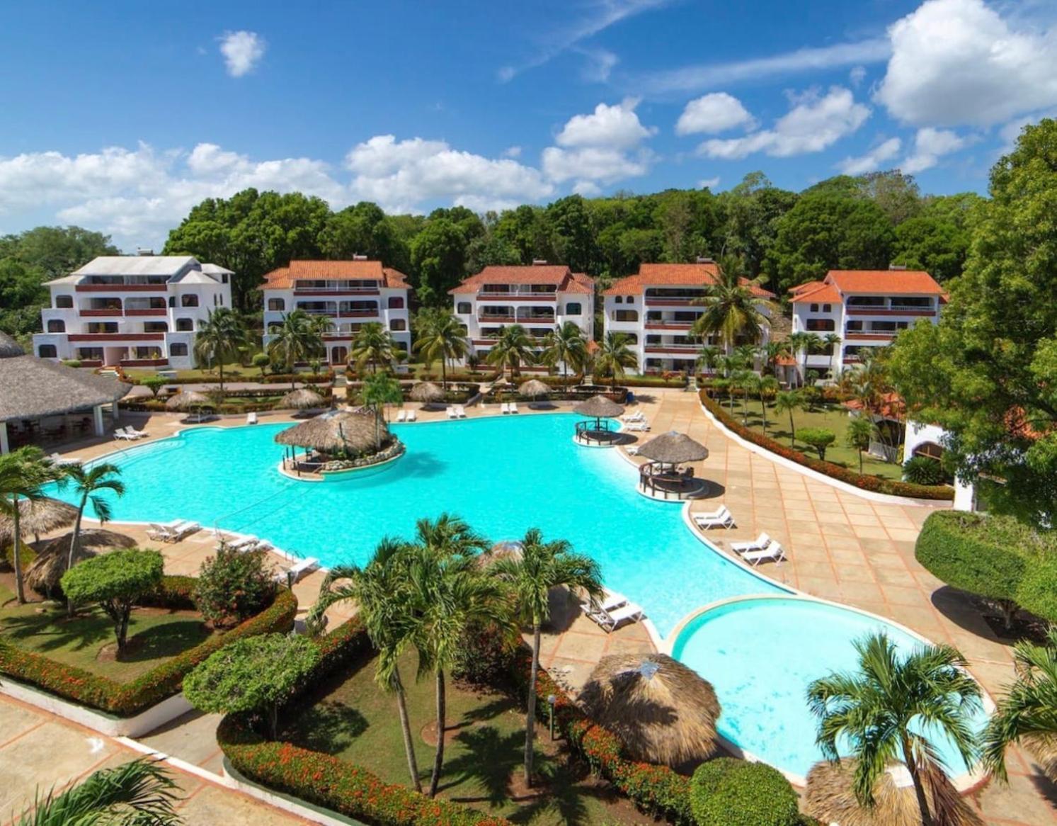 The Biggest Swimming Pool In Sosua, Frente A La Piscina Mas Grande En Sosua Apartment Bagian luar foto