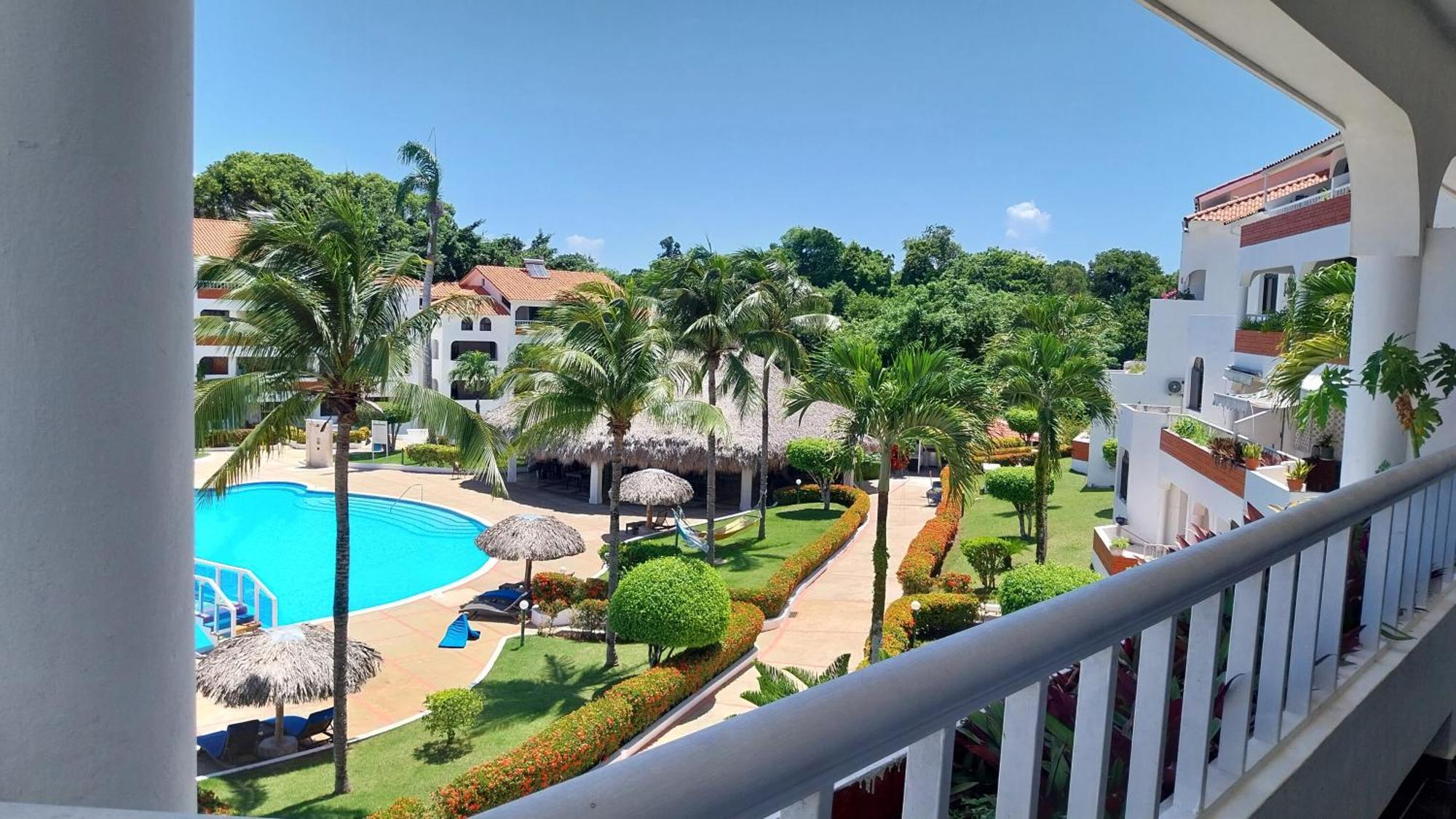 The Biggest Swimming Pool In Sosua, Frente A La Piscina Mas Grande En Sosua Apartment Bagian luar foto