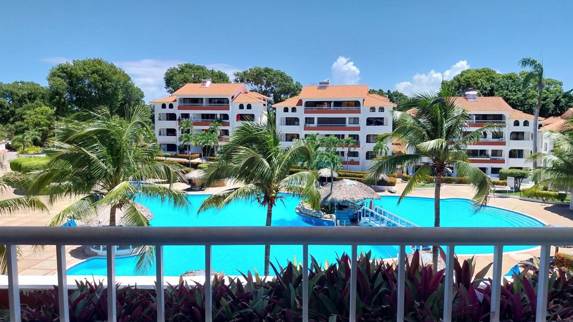 The Biggest Swimming Pool In Sosua, Frente A La Piscina Mas Grande En Sosua Apartment Bagian luar foto